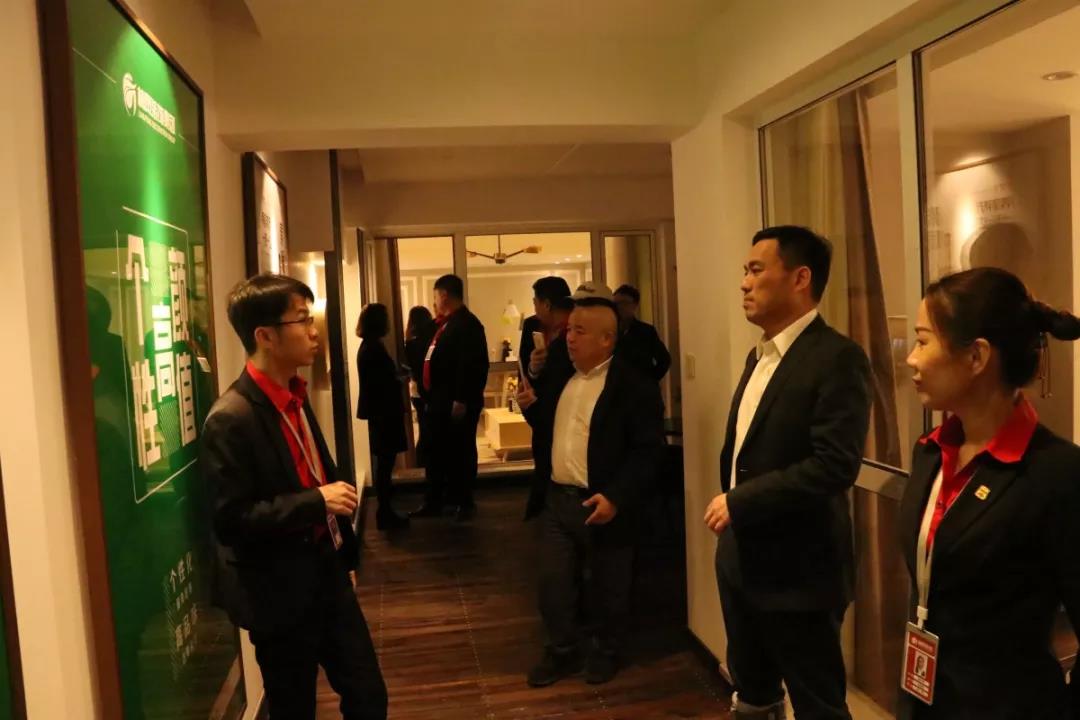 上海多家装修企业领导参观林凤装饰集团